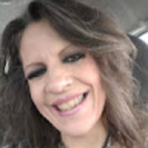 Meet your Posher, Lara